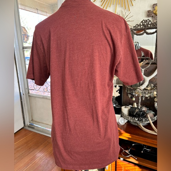 Ariat Boyfriend Fit Rust Color Western Floral Horseshoe Woman’s Logo Tee Medium - Picture 5 of 15